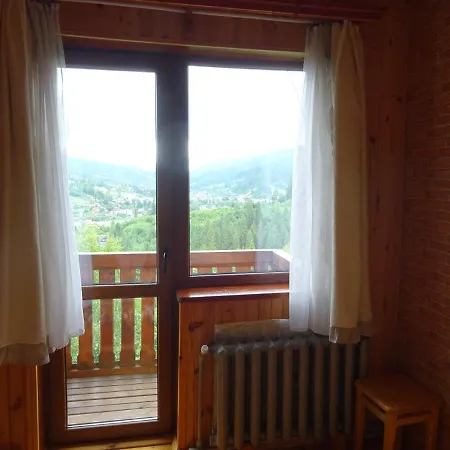 біля лісу апартименти з трьома спальнями * Slavske