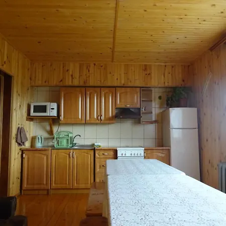 біля лісу апартименти з трьома спальнями * Slavske