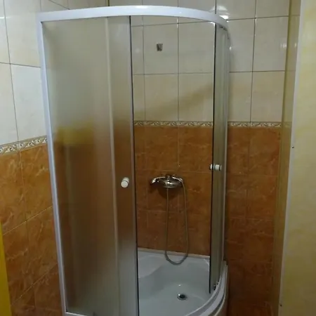 Apartamento біля лісу апартименти з трьома спальнями *