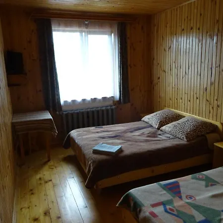 Apartment біля лісу апартименти з трьома спальнями