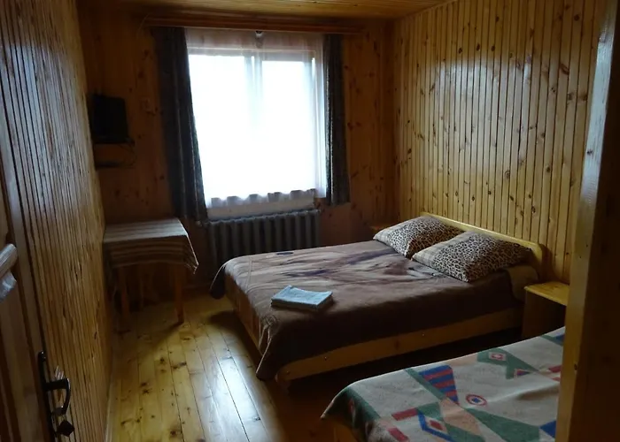 Apartment біля лісу апартименти з трьома спальнями